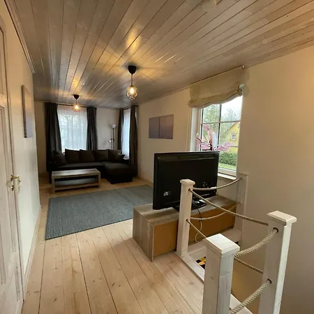 Aia Hoovimaja Pärnu